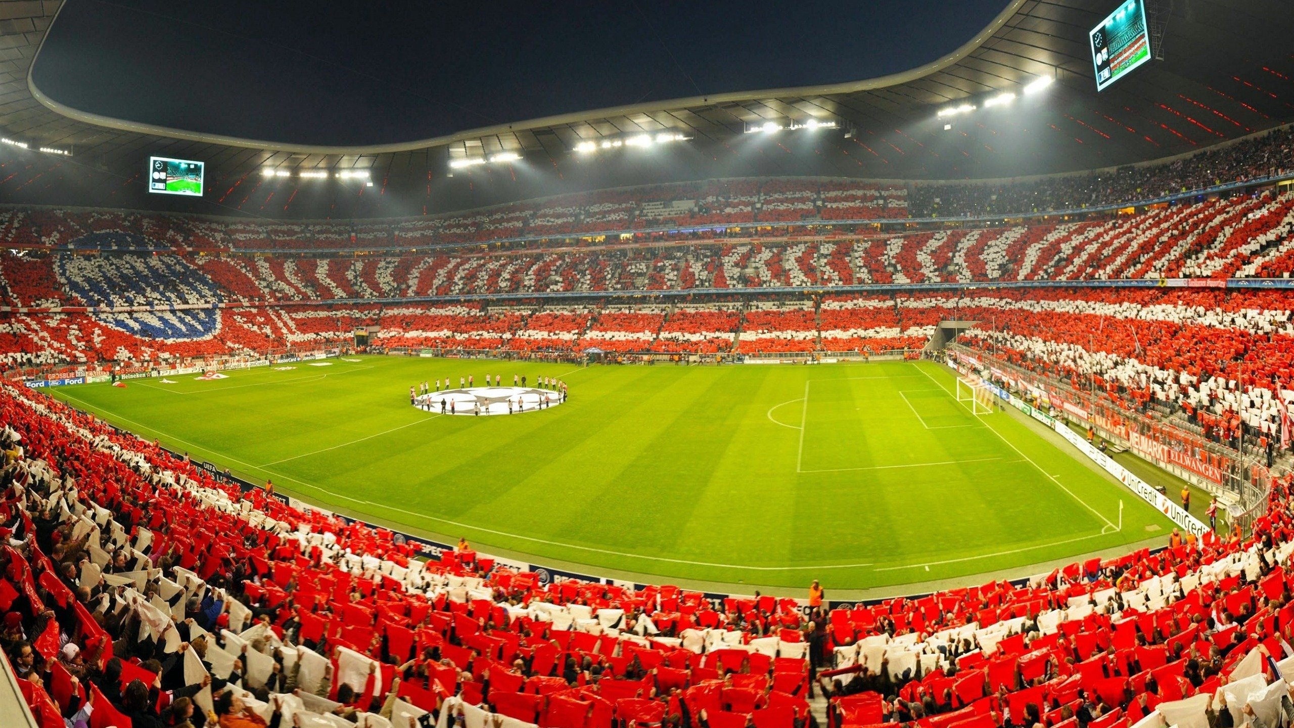 表现优异首场状态出色,G2观众沸腾!莱万多夫斯基重返赛场比赛高潮迭起